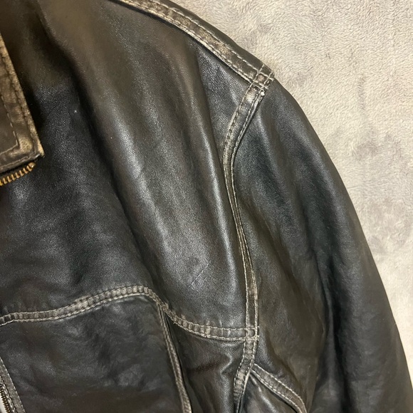 Tommy Bahama Distressed Leather Jacket - Size Large - Picture 4 of 14